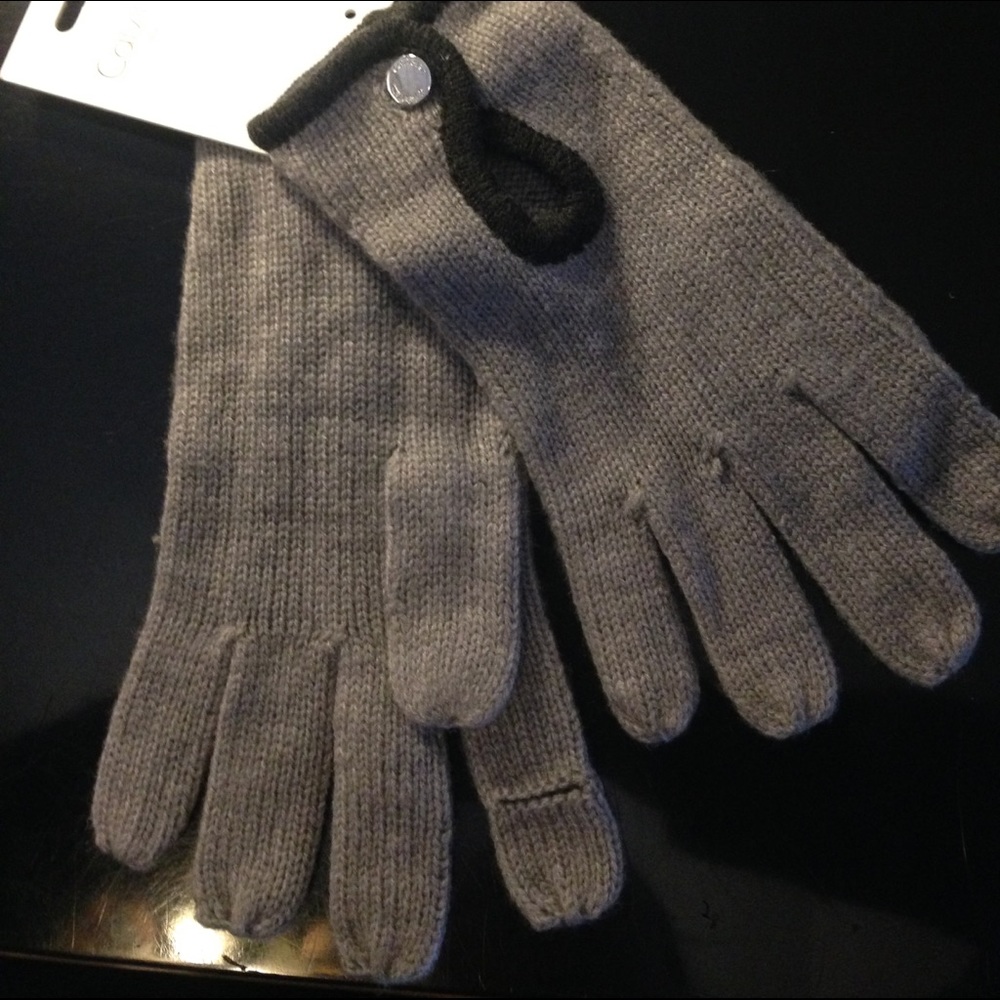 Calvin Klein Gloves